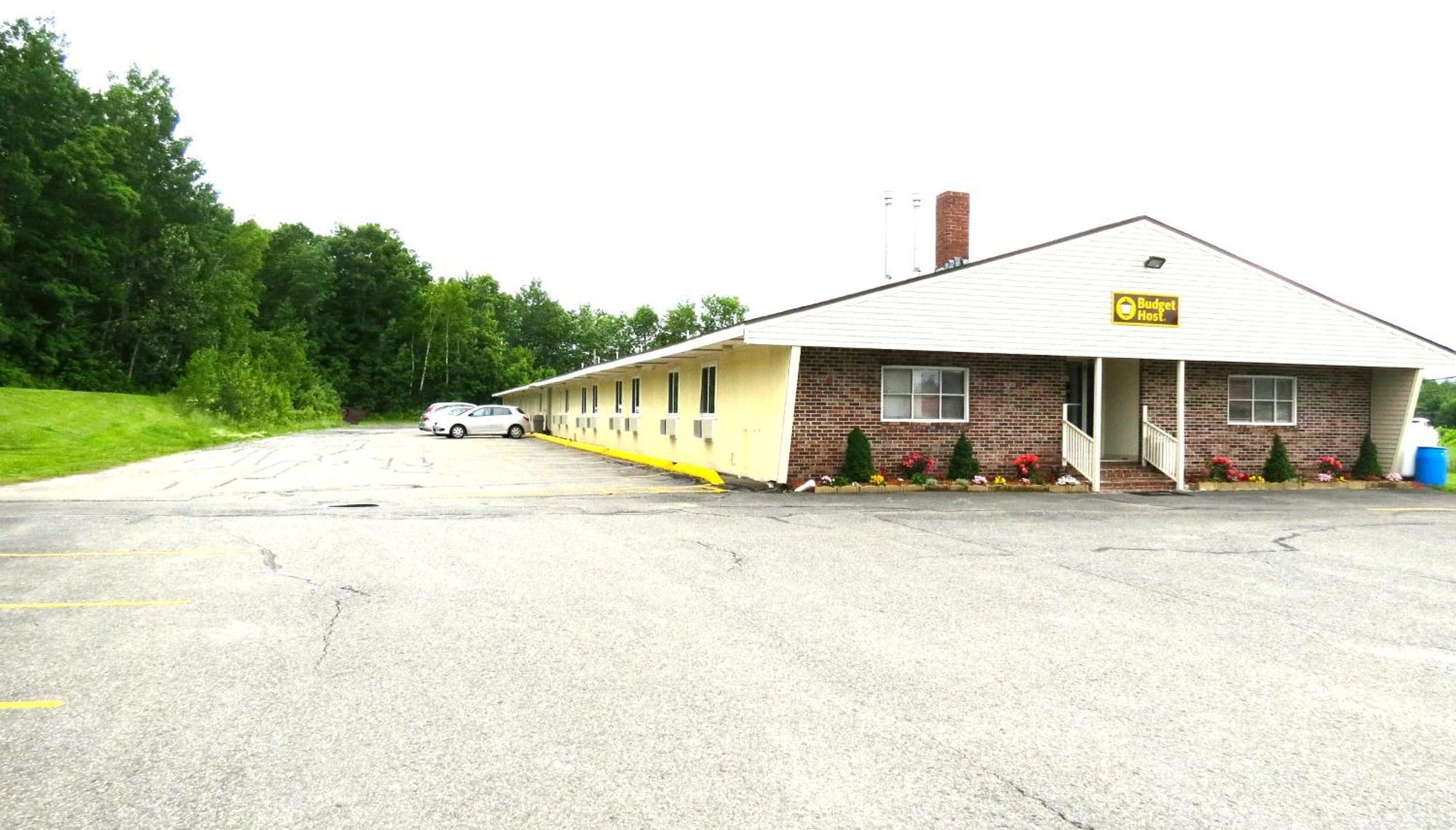 Budget Host Airport Inn Уотървил Екстериор снимка